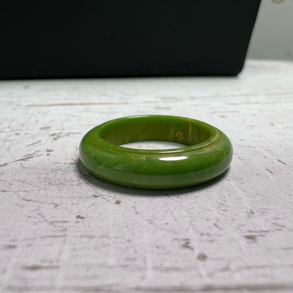 Vintage Green Bakelite Ring 5.5” B20 - Picture 2 of 3